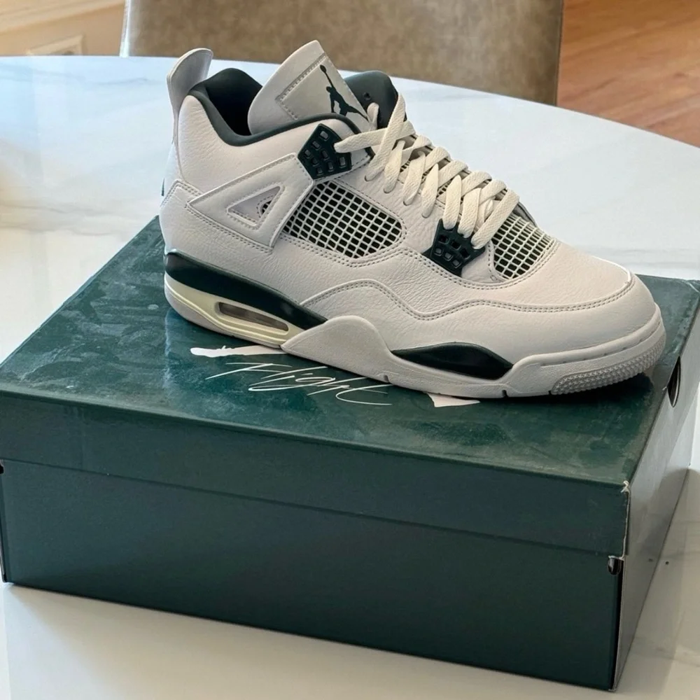 Air Jordan 4 Retro White / Oxidized Green Mens Size 10 New in Original Box